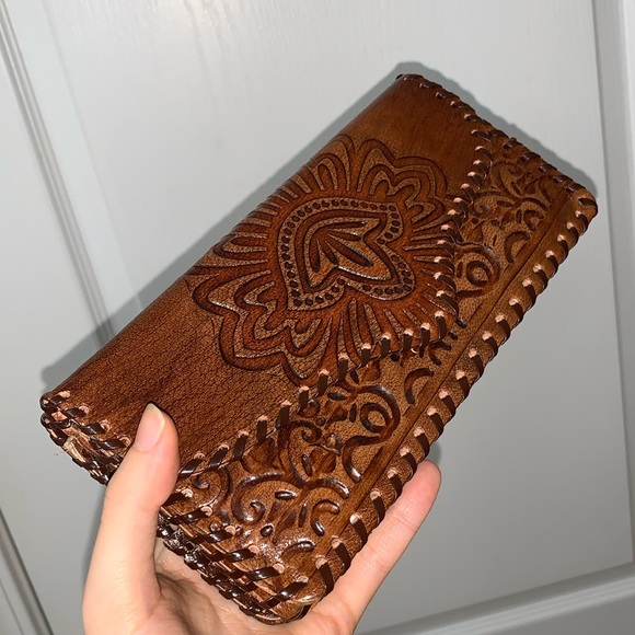 Handmade Genuine Leather Wallet - Picture 5 of 17